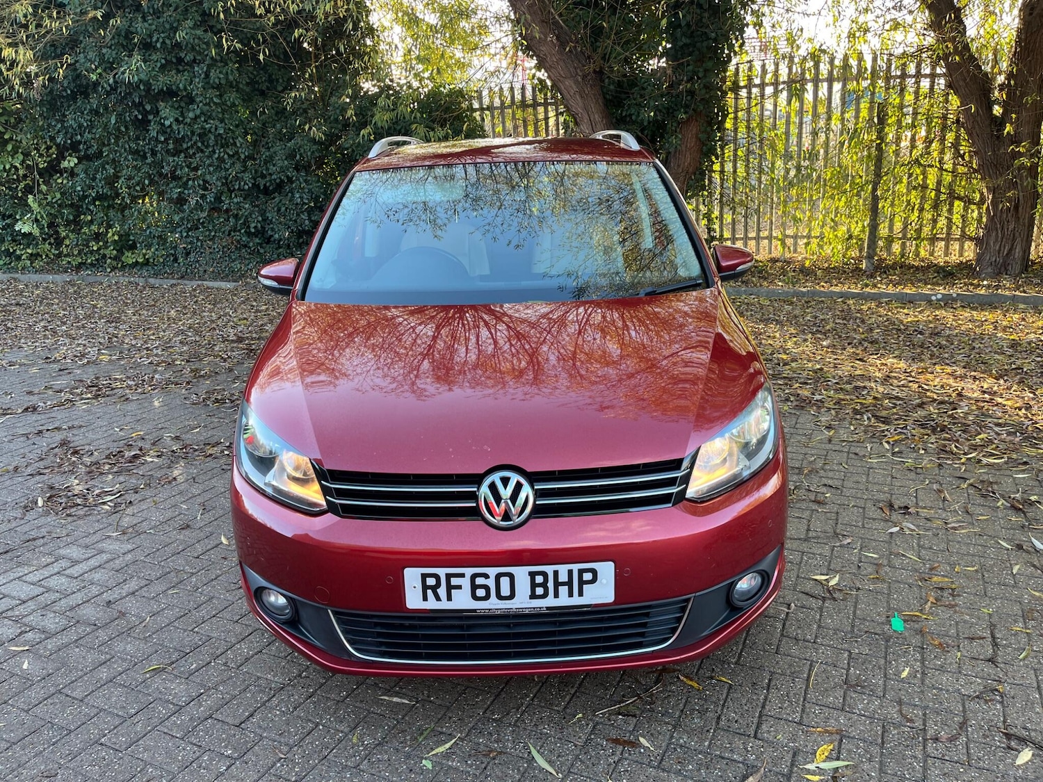 Used Volkswagen Touran 2011 for sale - 76239859: Photo 2