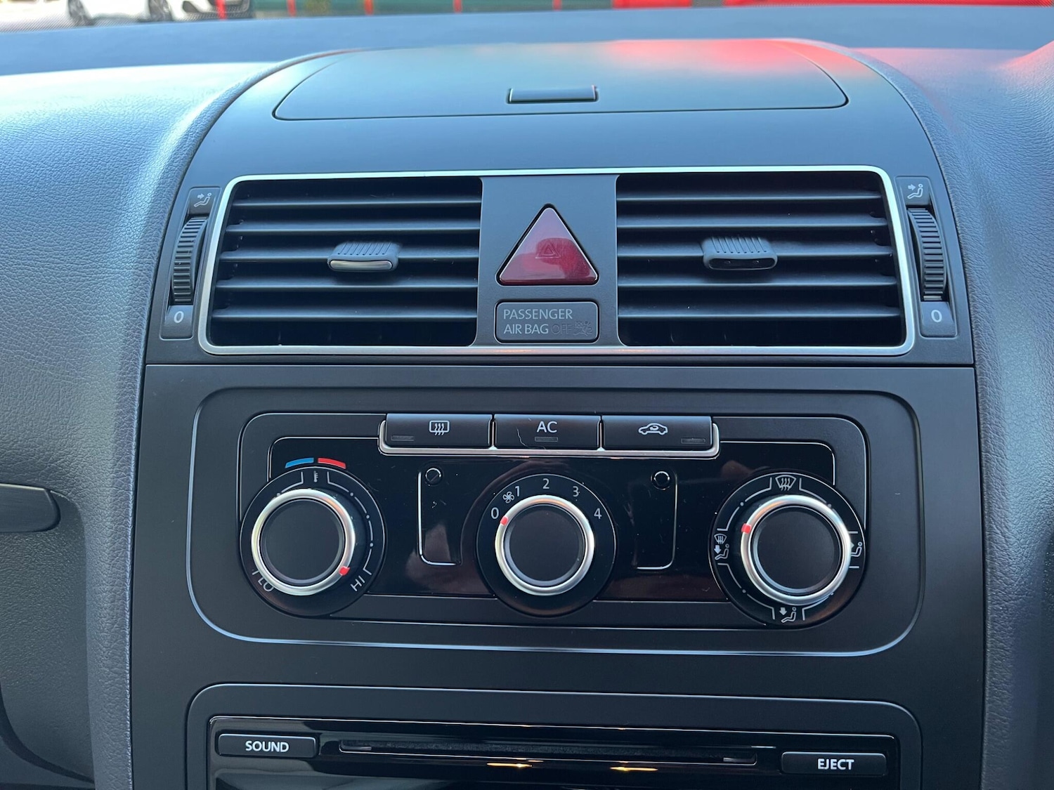 Used Volkswagen Touran 2011 for sale - 76239859: Photo 20