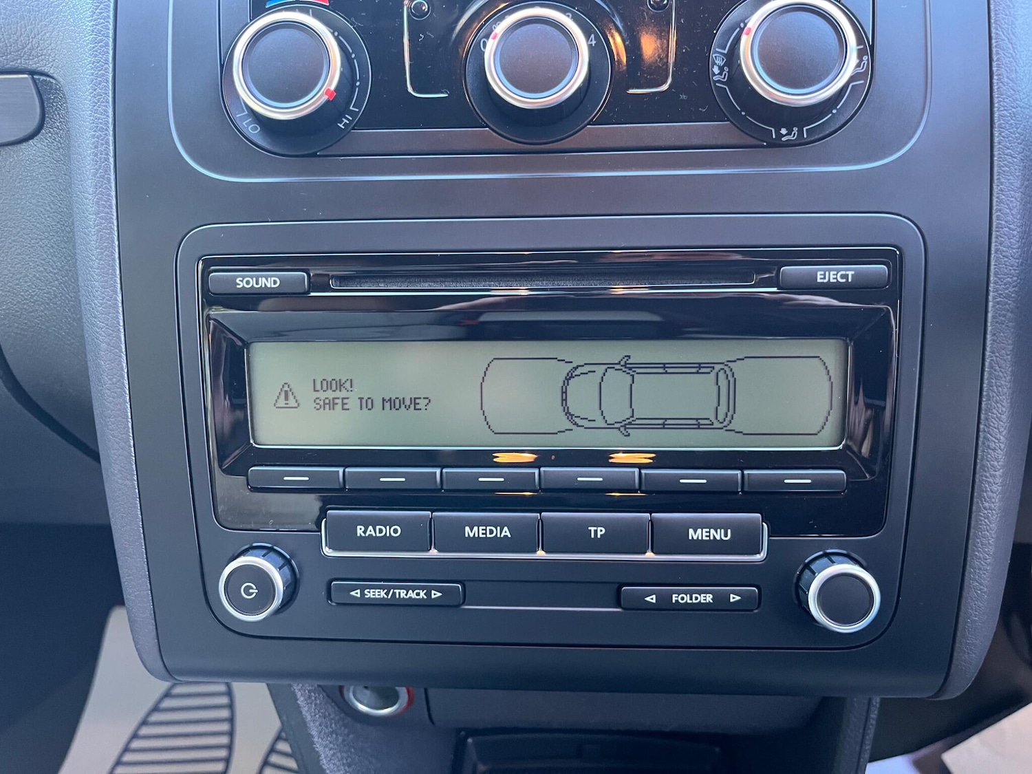 Used Volkswagen Touran 2011 for sale - 76239859: Photo 21