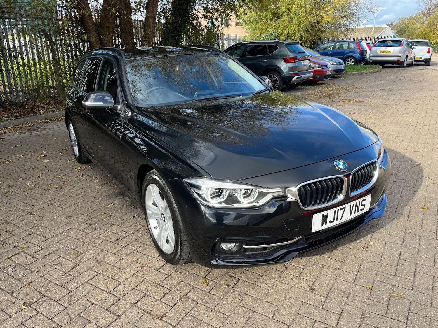 Used BMW 3 Series 2017 for sale - 76422635: Photo 1