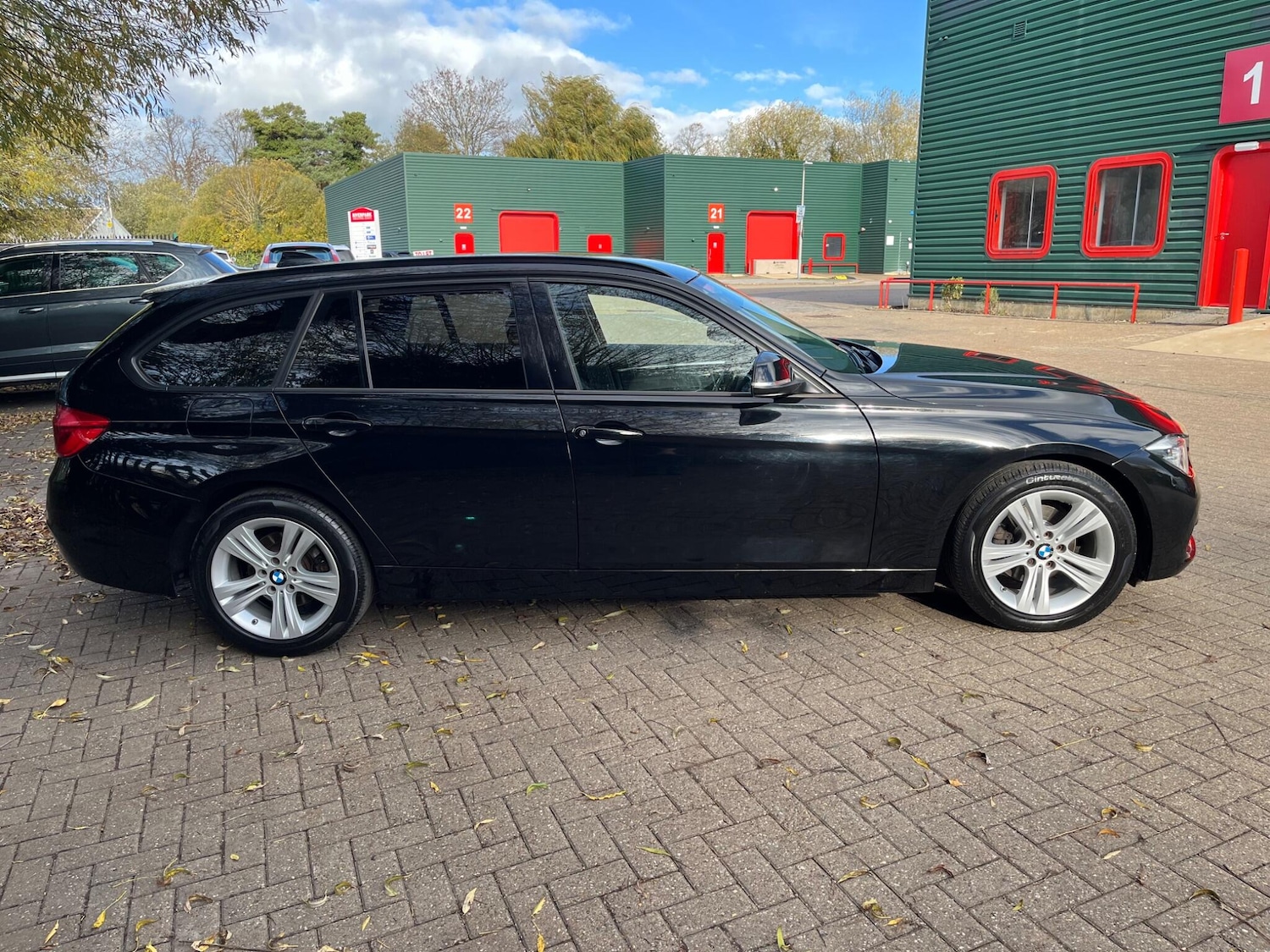 Used BMW 3 Series 2017 for sale - 76422635: Photo 11