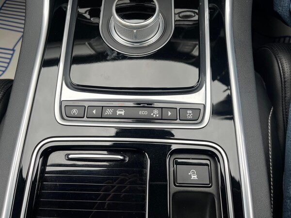 Used Jaguar XF 2016 for sale - 75110251: Photo 31