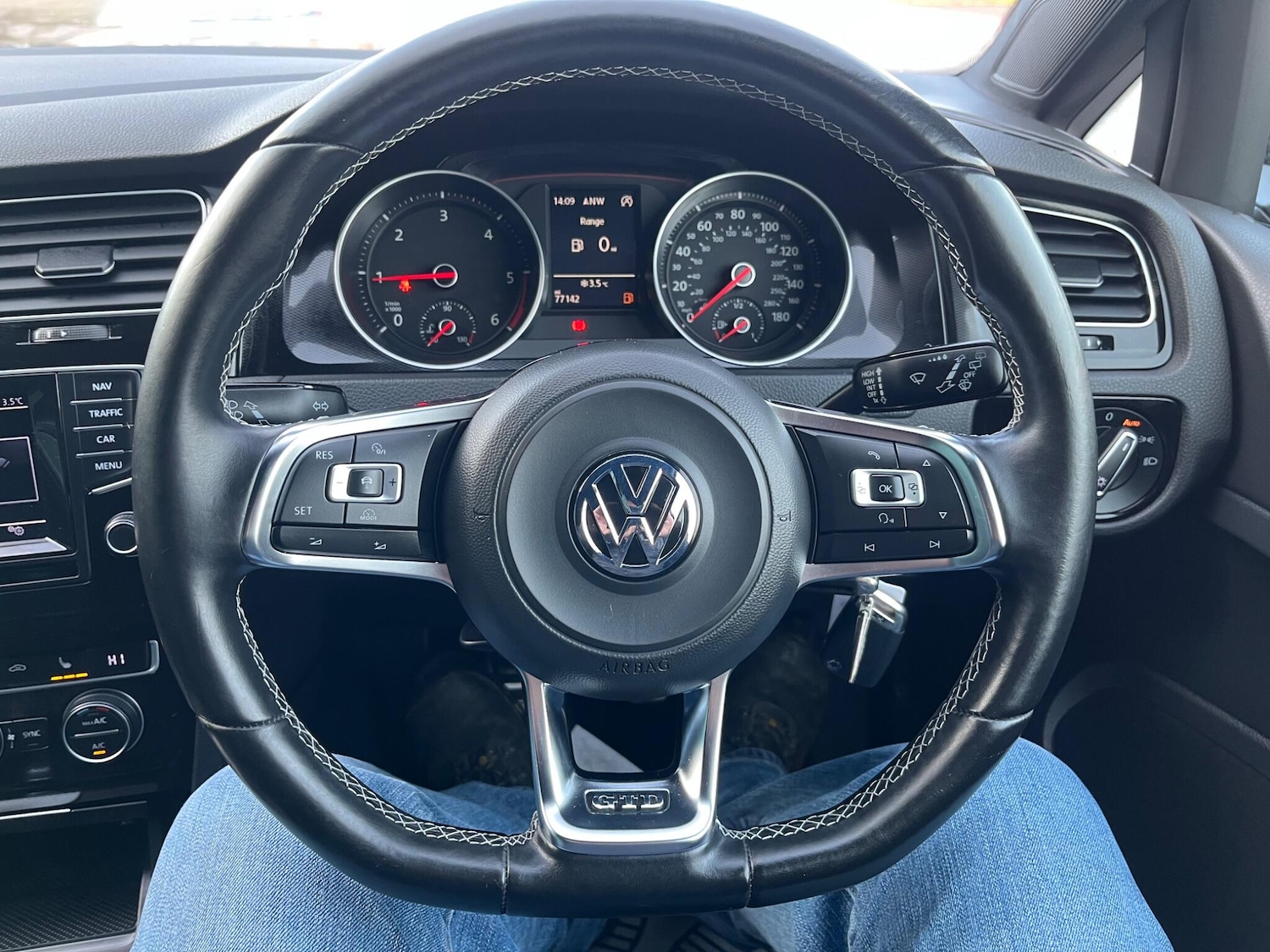 Used Volkswagen Golf 2014 for sale - 77103667: Photo 17