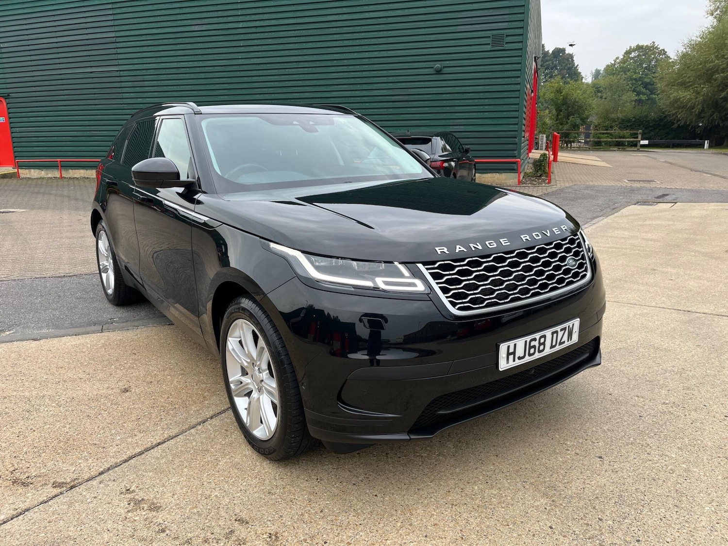 Used Land Rover Range Rover Velar 2018 for sale - 76988904: Photo 1
