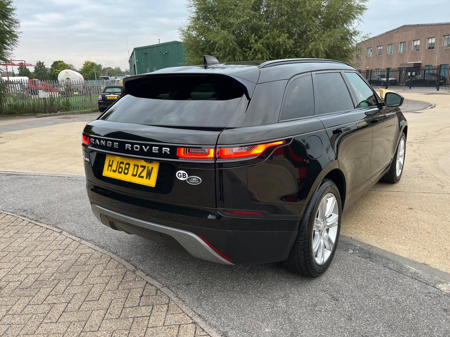 Used Land Rover Range Rover Velar 2018 for sale - 76988904: Photo 10