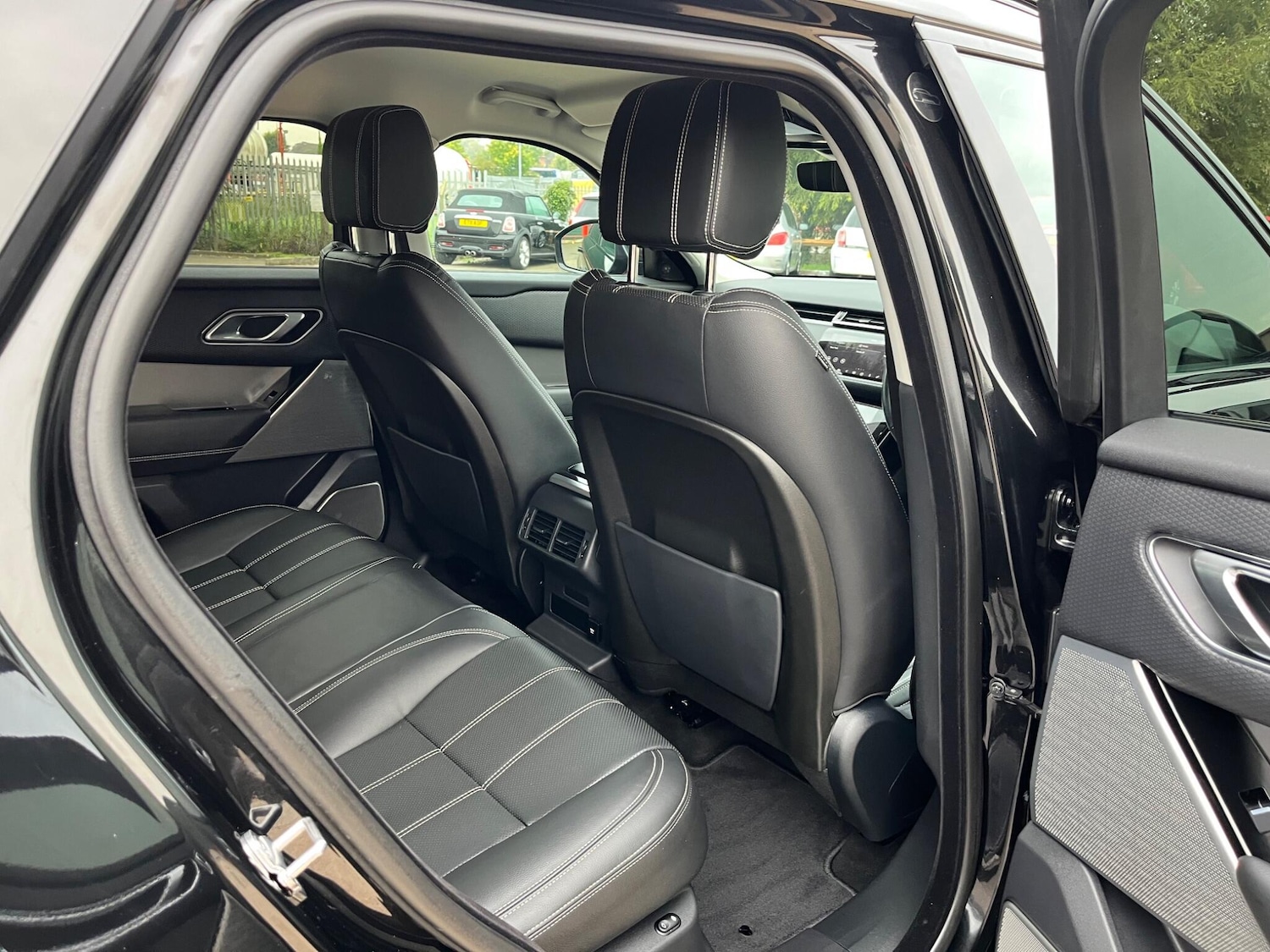 Used Land Rover Range Rover Velar 2018 for sale - 76988904: Photo 25