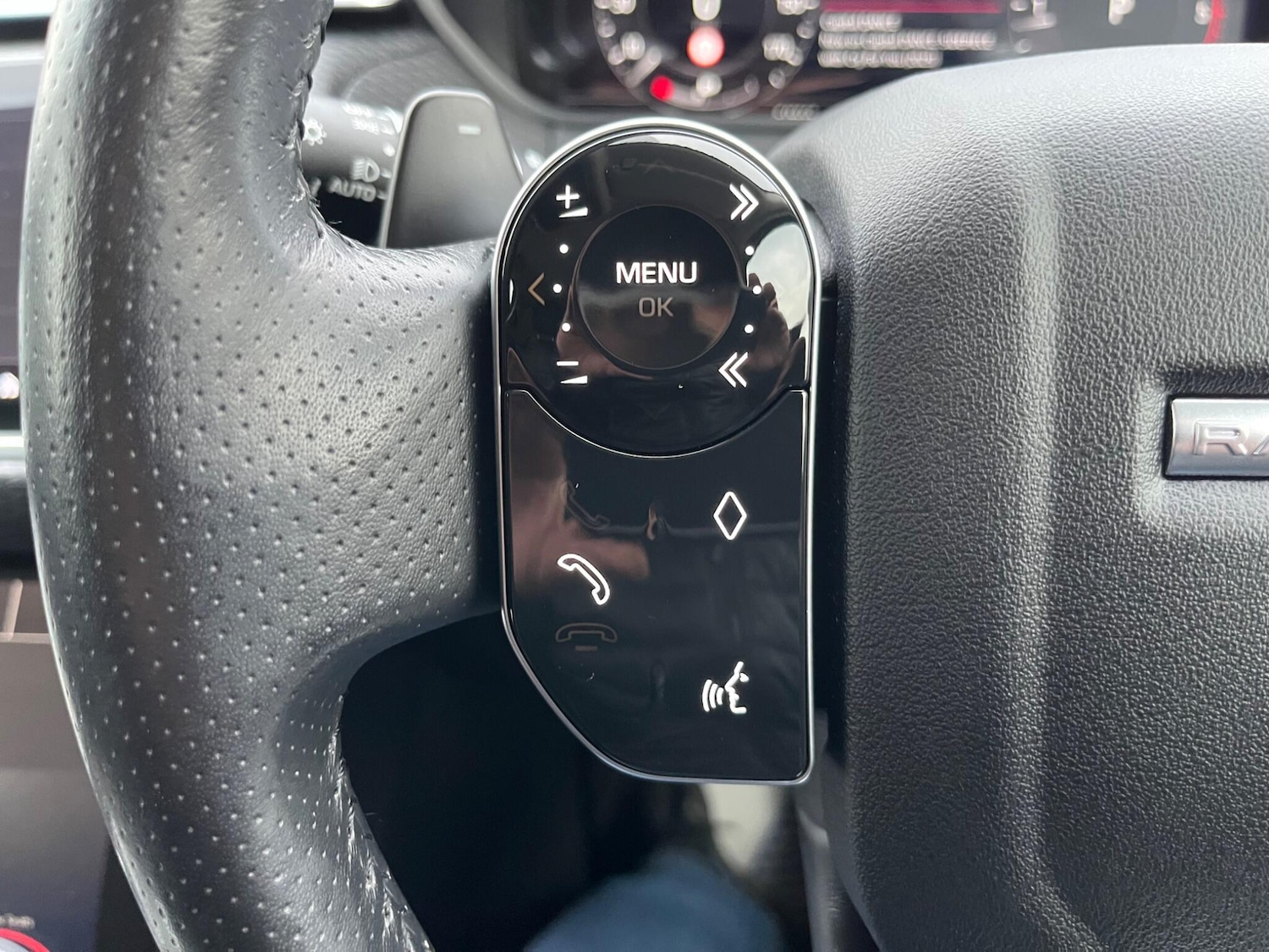 Used Land Rover Range Rover Velar 2018 for sale - 76988904: Photo 33