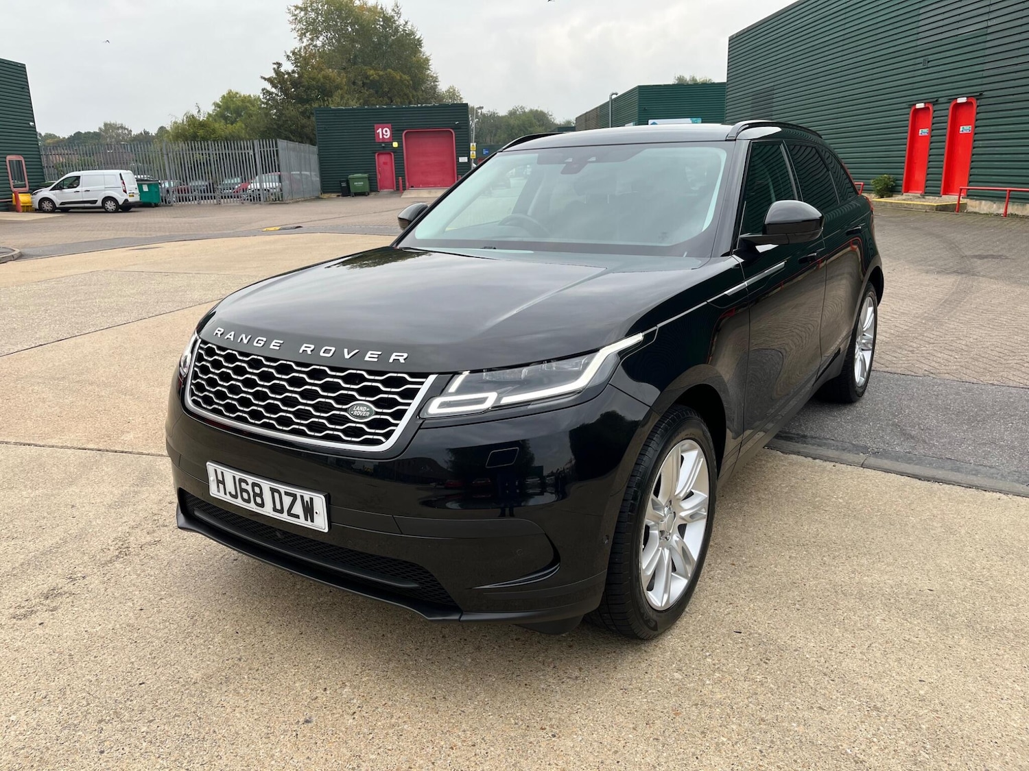 Used Land Rover Range Rover Velar 2018 for sale - 76988904: Photo 5
