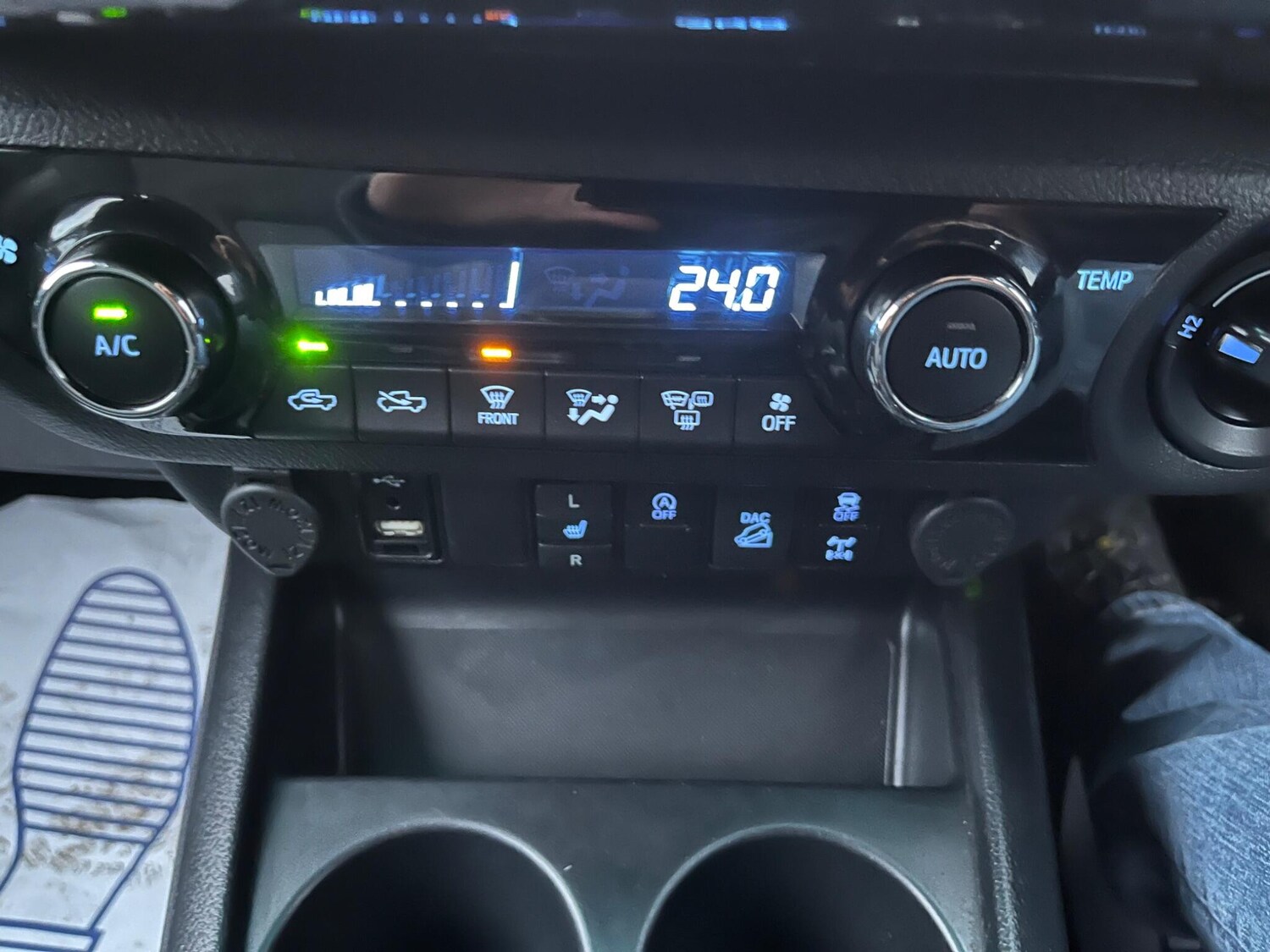 Used Toyota Hilux 2020 for sale - 76918527: Photo 28