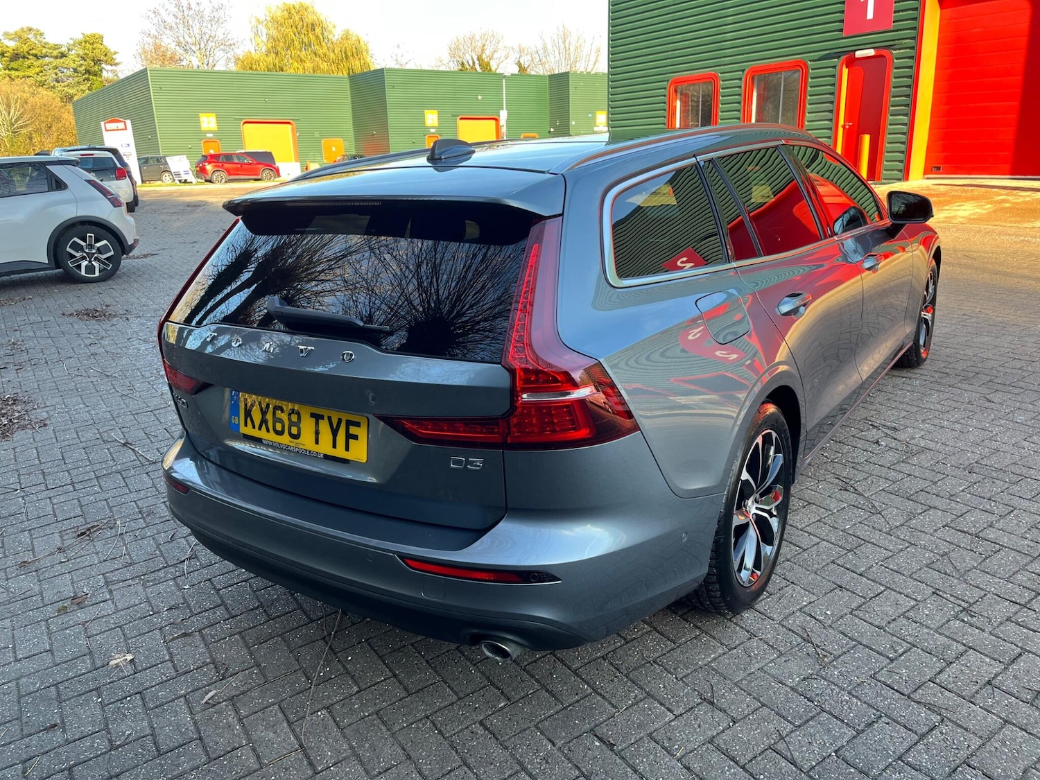 Used Volvo V60 for sale - 76993107: Photo 10