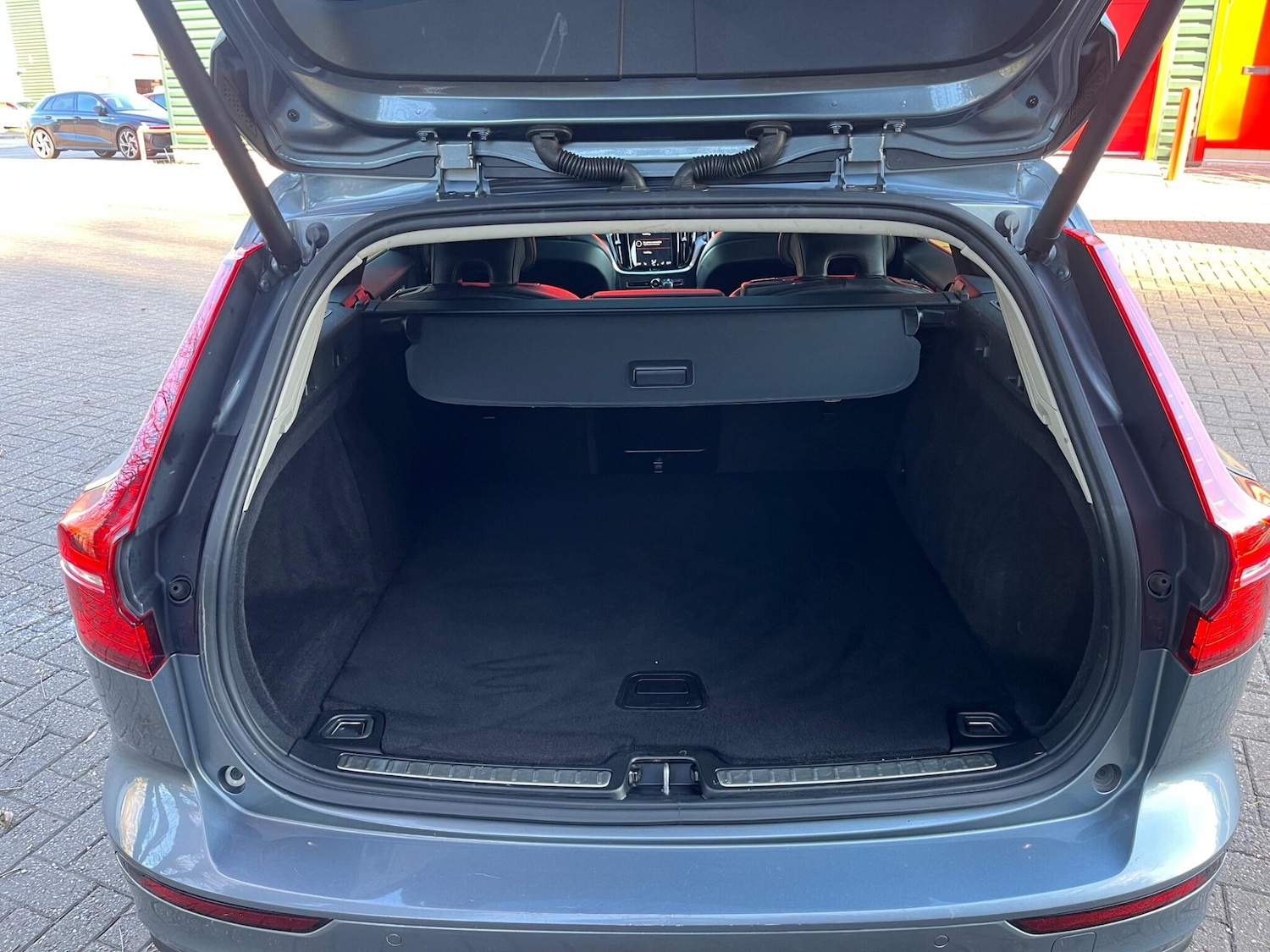 Used Volvo V60 for sale - 76993107: Photo 28