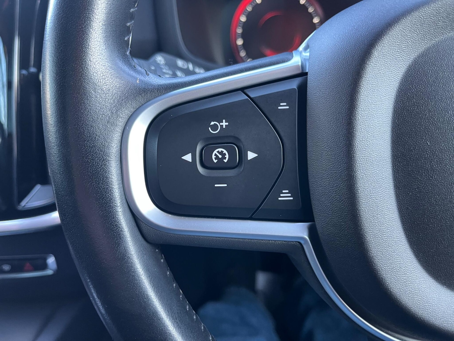 Used Volvo V60 for sale - 76993107: Photo 32