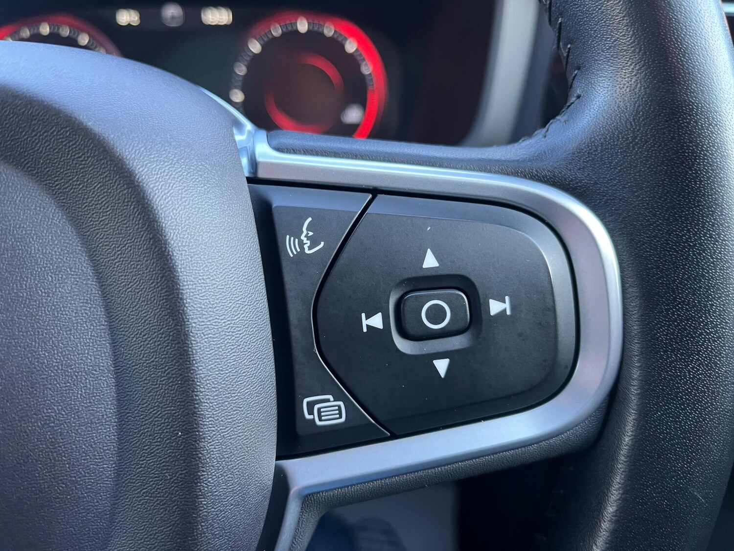 Used Volvo V60 for sale - 76993107: Photo 33