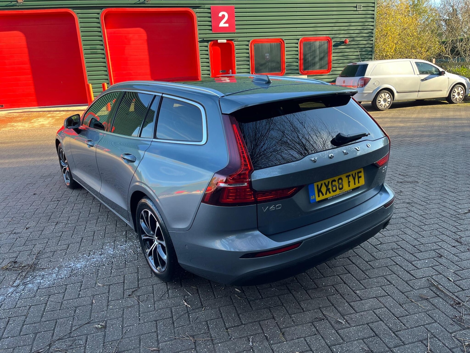 Used Volvo V60 for sale - 76993107: Photo 7