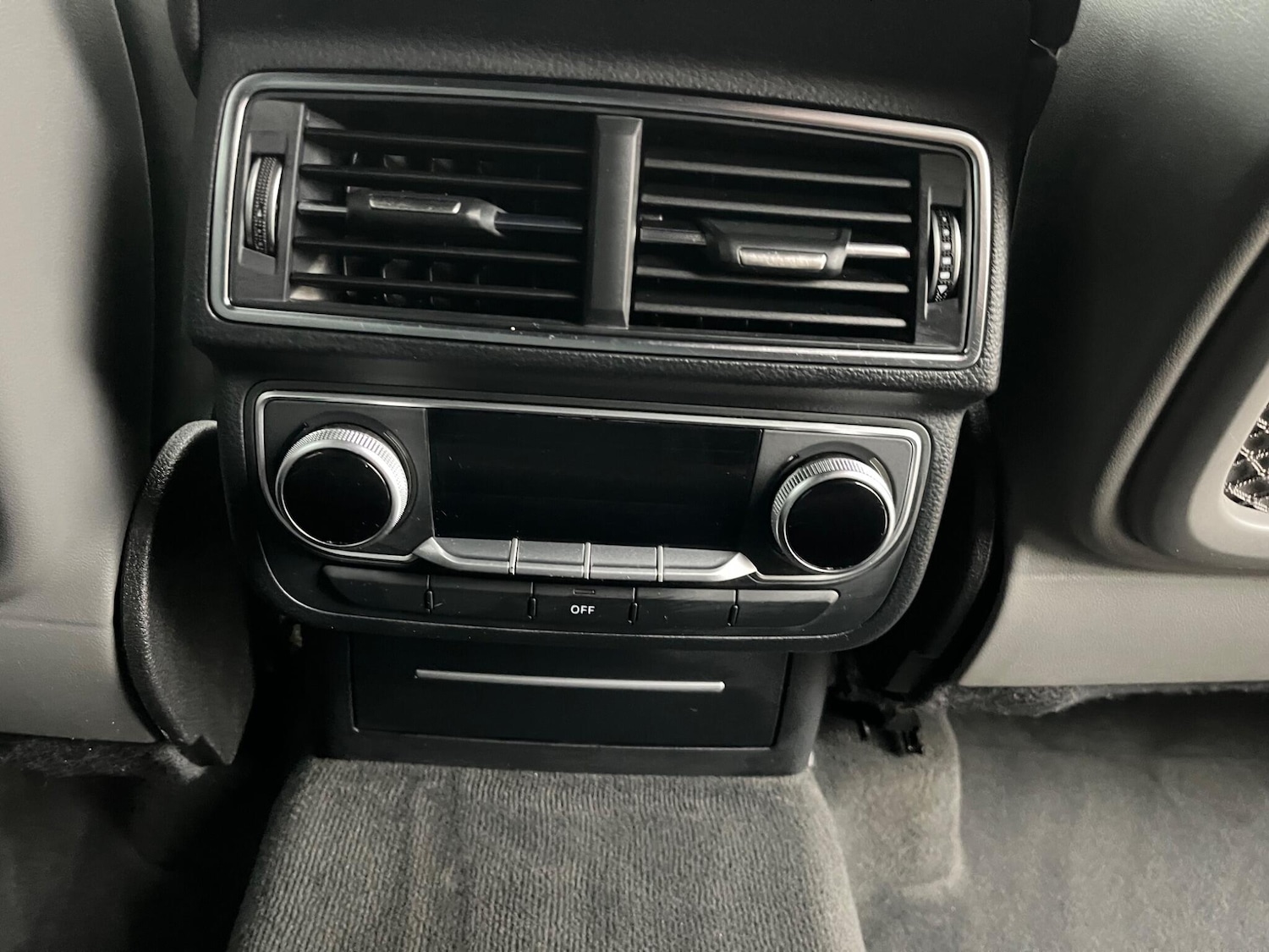 Used Audi Q7 2015 for sale - 76801256: Photo 28