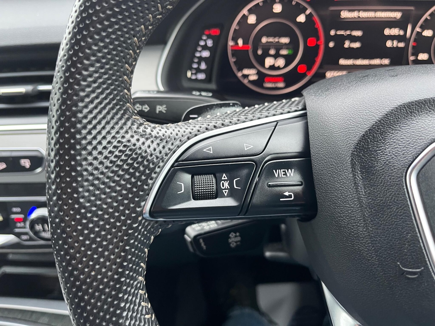 Used Audi Q7 2015 for sale - 76801256: Photo 33