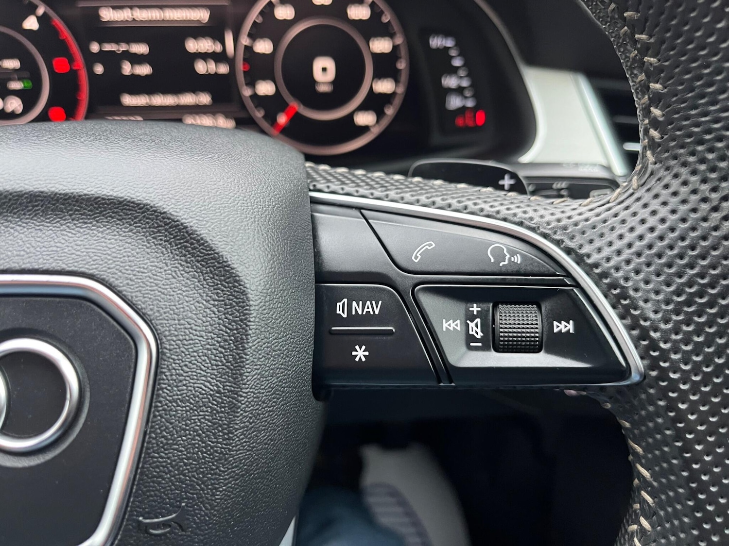 Used Audi Q7 2015 for sale - 76801256: Photo 35