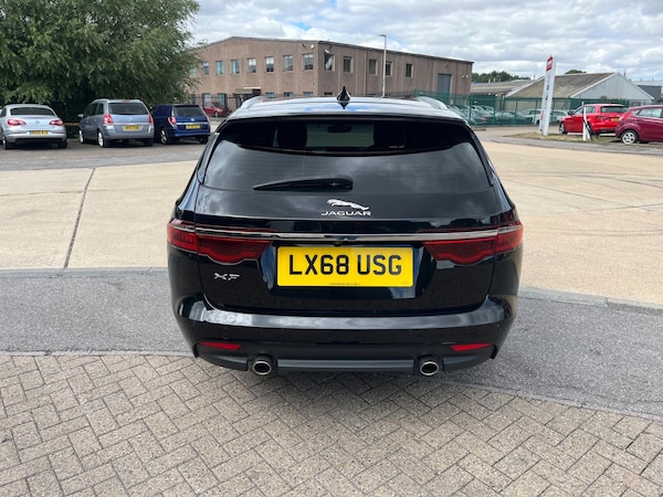 Used Jaguar XF 2018 for sale - 75552674: Photo 10