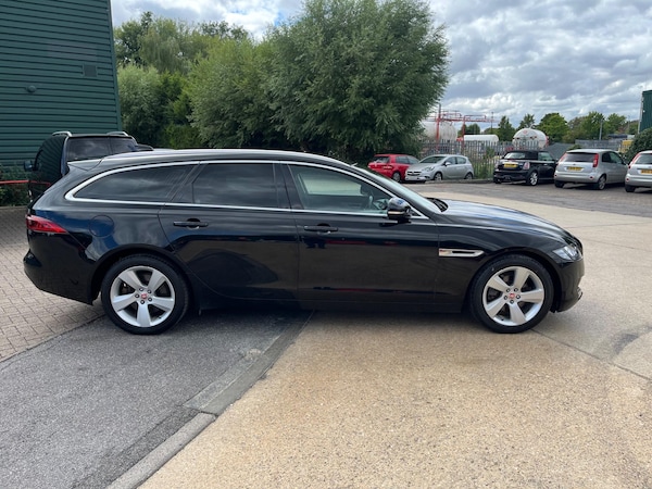 Used Jaguar XF 2018 for sale - 75552674: Photo 12