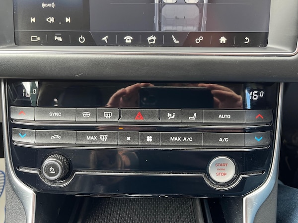 Used Jaguar XF 2018 for sale - 75552674: Photo 29