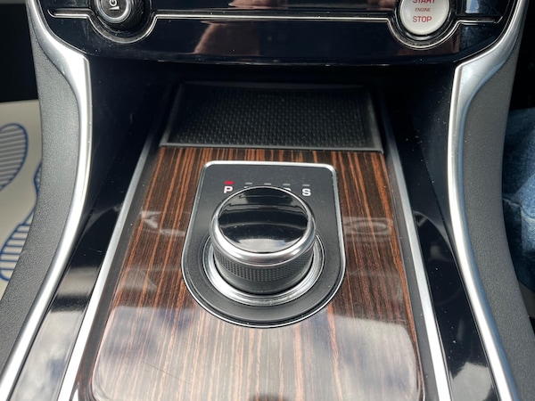 Used Jaguar XF 2018 for sale - 75552674: Photo 30