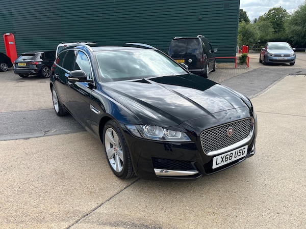 Used Jaguar XF 2018 for sale - 75552674: Photo 5