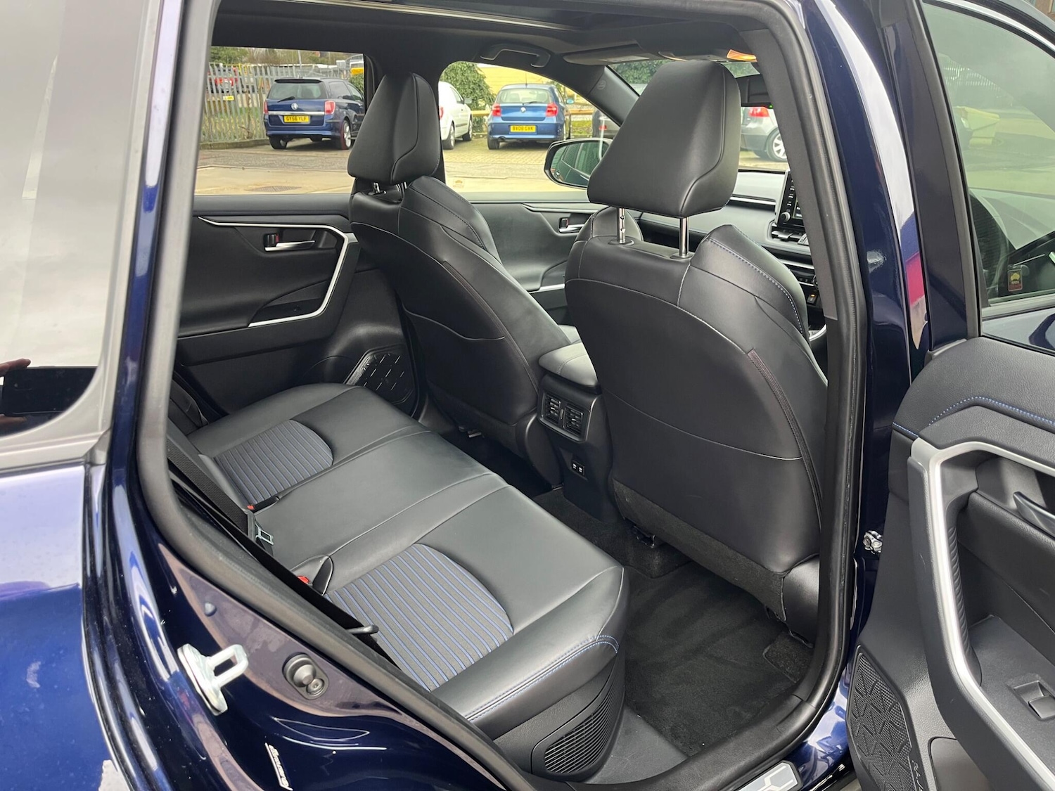 Used Toyota RAV4 2021 for sale - 77387067: Photo 25