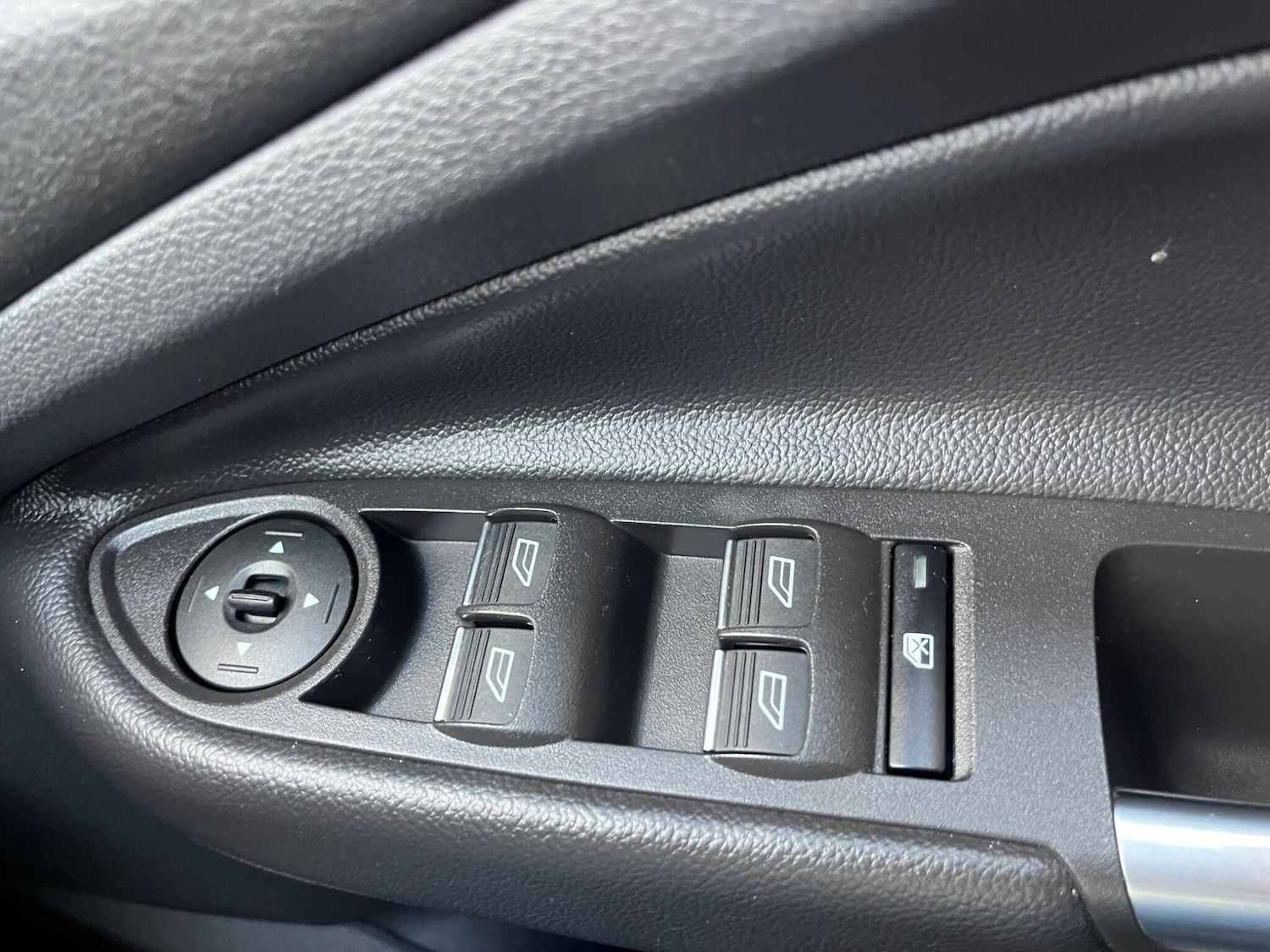 Used Ford Kuga 2018 for sale - 76135856: Photo 32