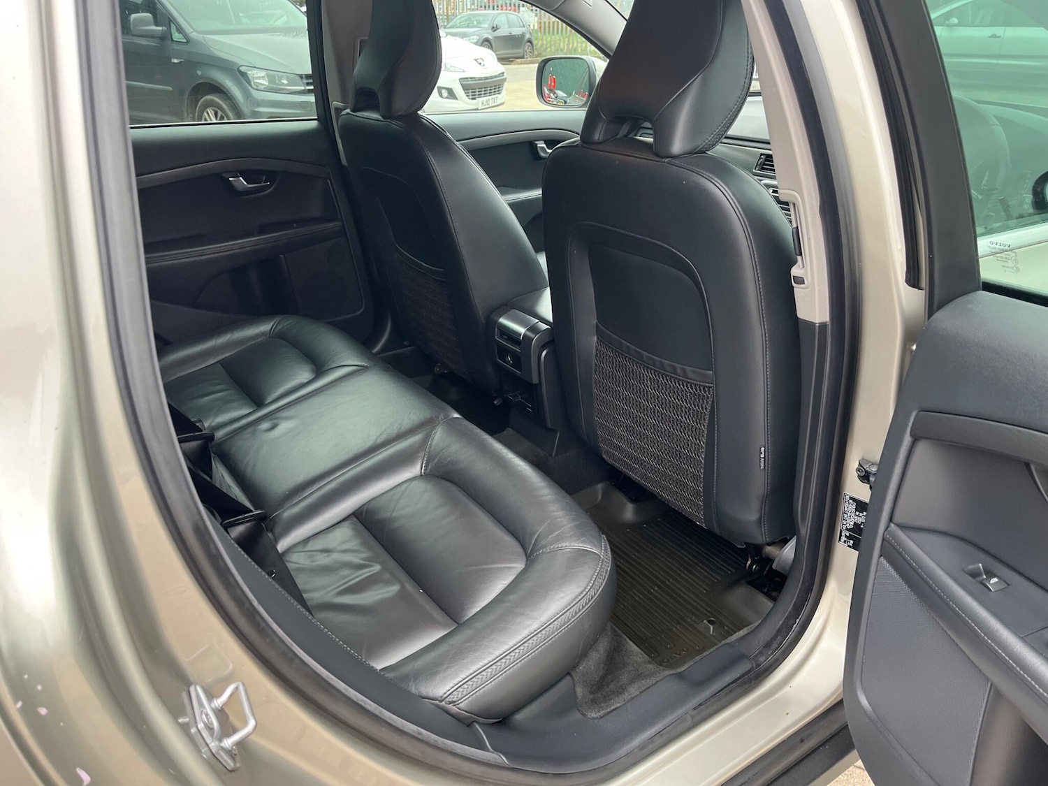 Used Volvo XC70 2016 for sale - 77657812: Photo 24