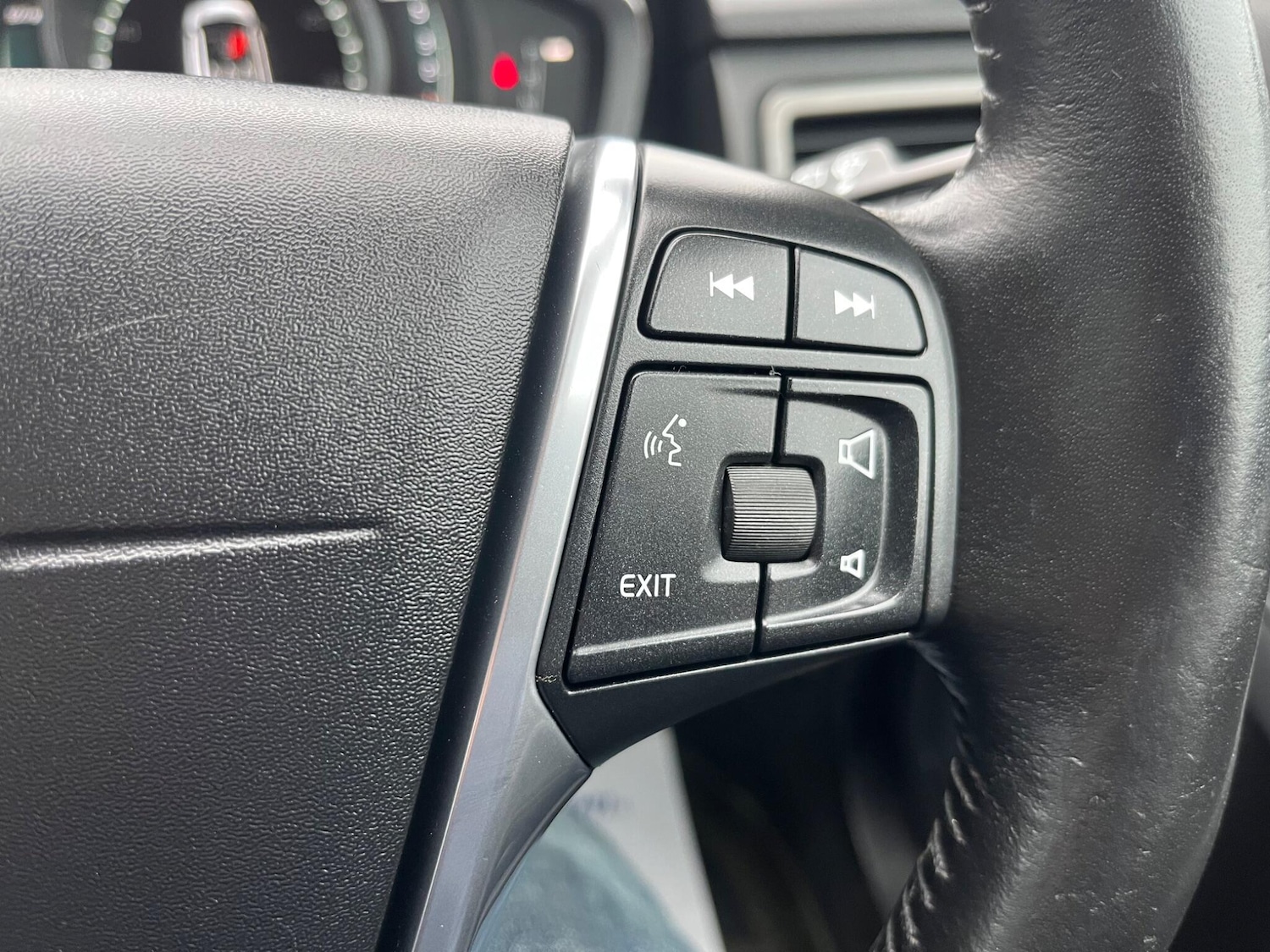 Used Volvo XC70 2016 for sale - 77657812: Photo 31