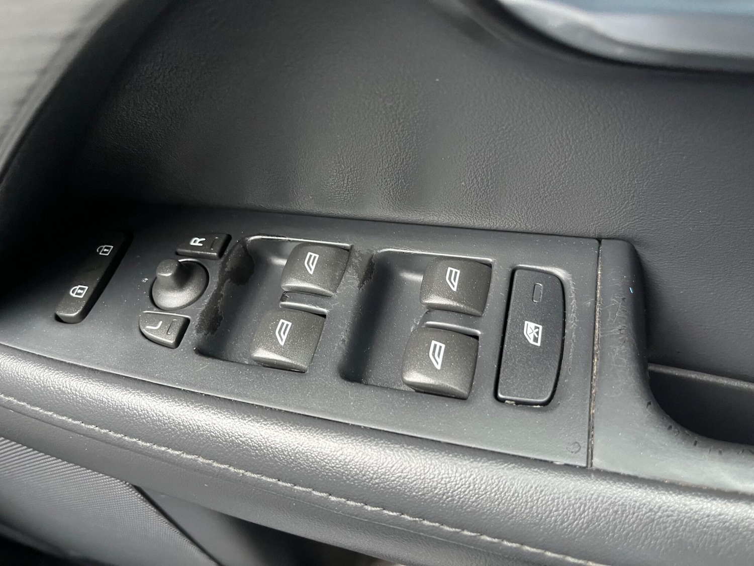 Used Volvo XC70 2016 for sale - 77657812: Photo 32