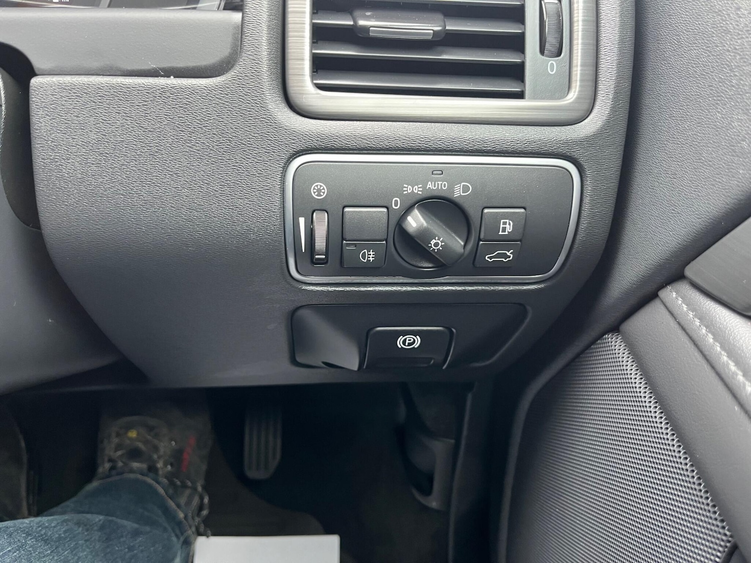 Used Volvo XC70 2016 for sale - 77657812: Photo 33