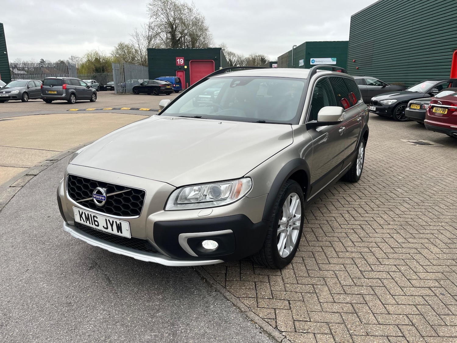 Used Volvo XC70 2016 for sale - 77657812: Photo 5