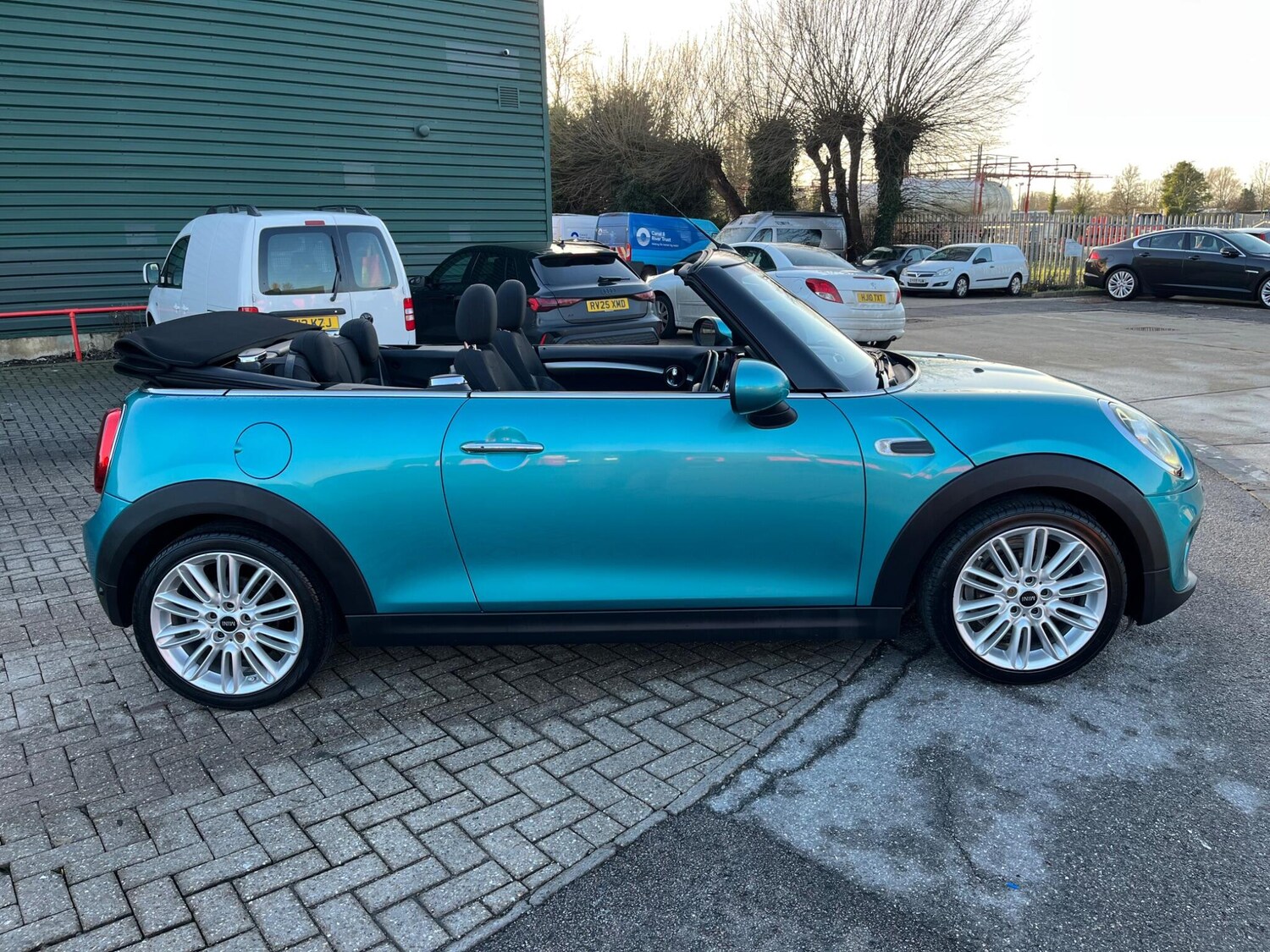 Used MINI Convertible 2018 for sale - 76886993: Photo 11