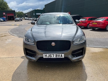Used Jaguar F-Pace 2017 for sale - 75110359: Photo