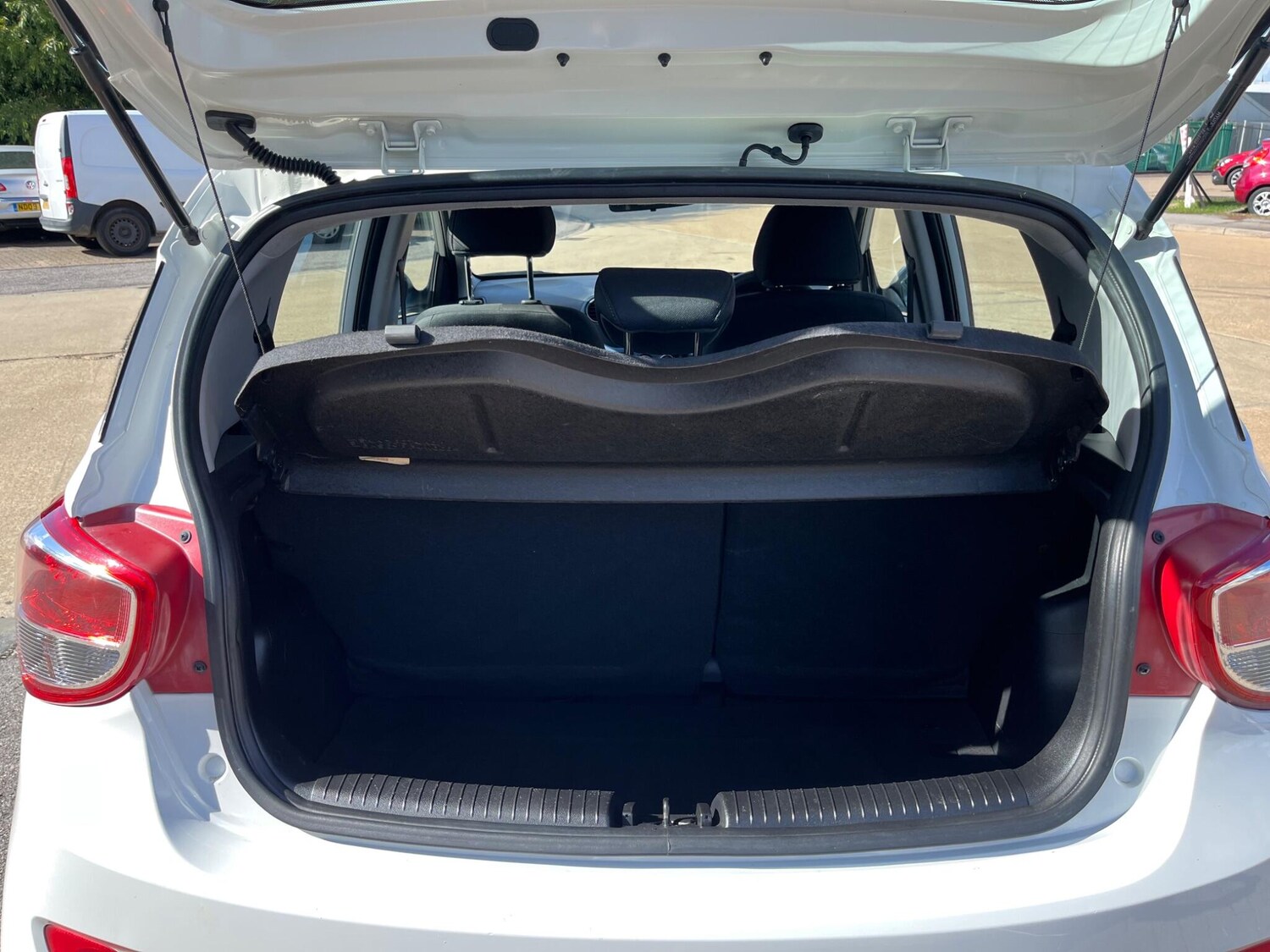 Used Hyundai i10 2017 for sale - 75669653: Photo 19