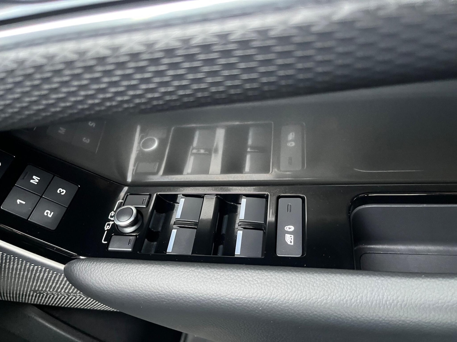 Used Land Rover Range Rover Velar 2018 for sale - 75884271: Photo 35