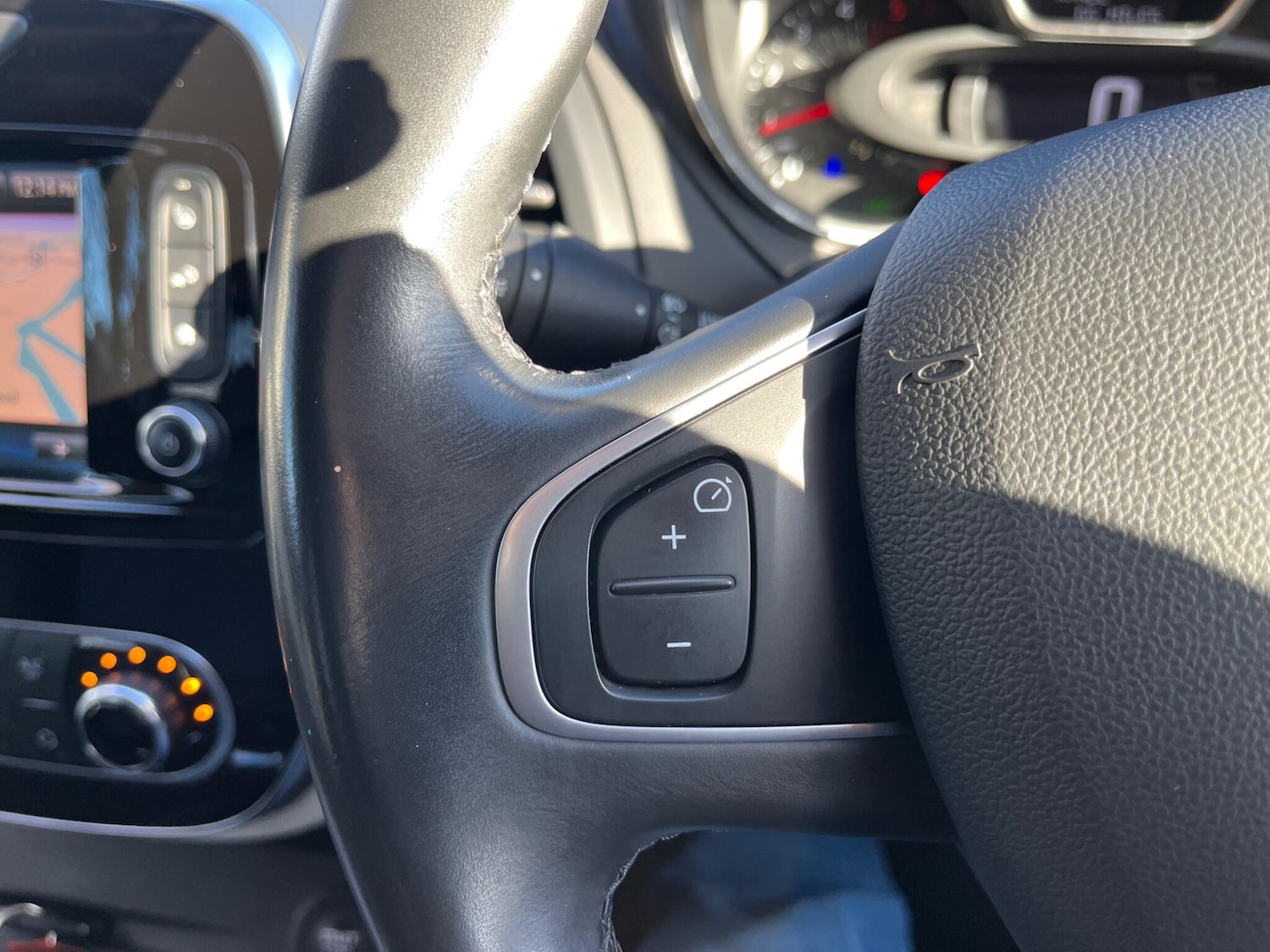 Used Renault Captur 2019 for sale - 76753374: Photo 29