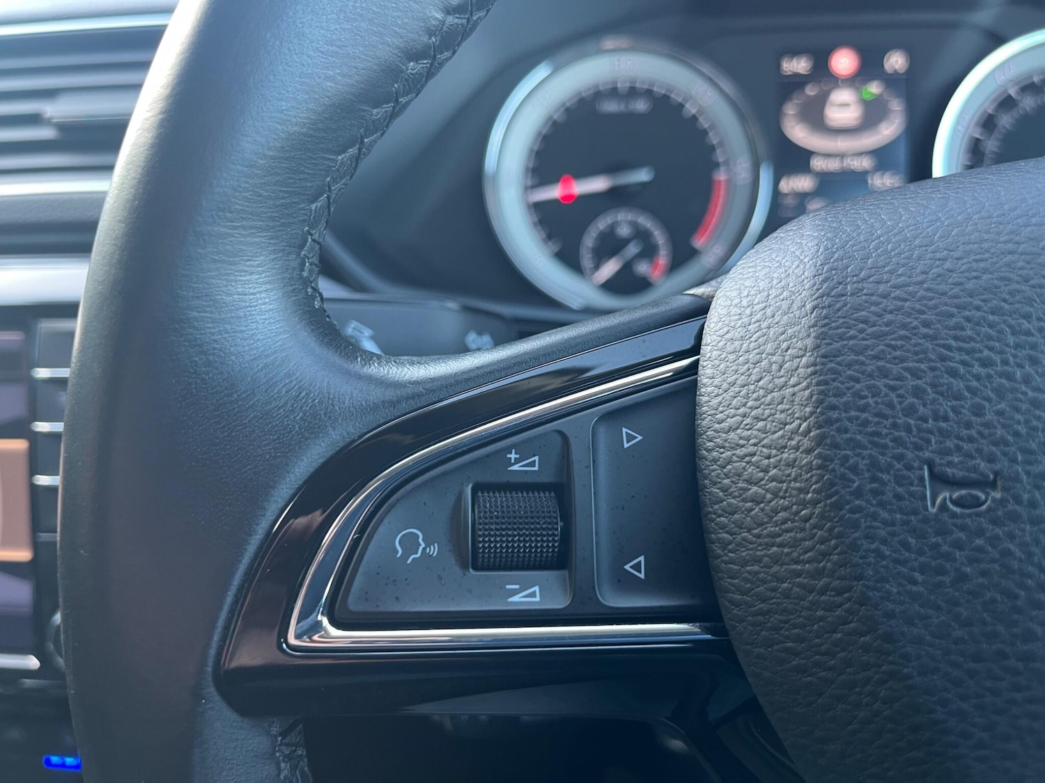 Used Skoda Superb 2015 for sale - 77646057: Photo 28