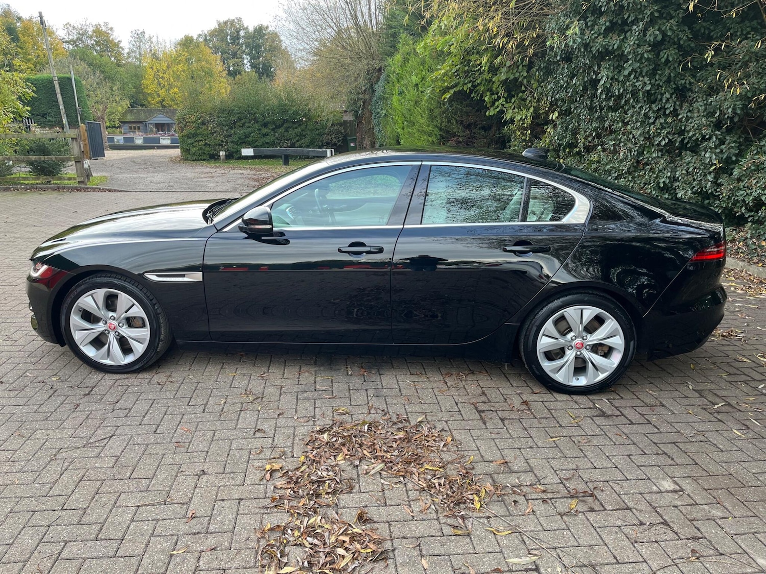 Used Jaguar XE 2019 for sale - 76425368: Photo 8