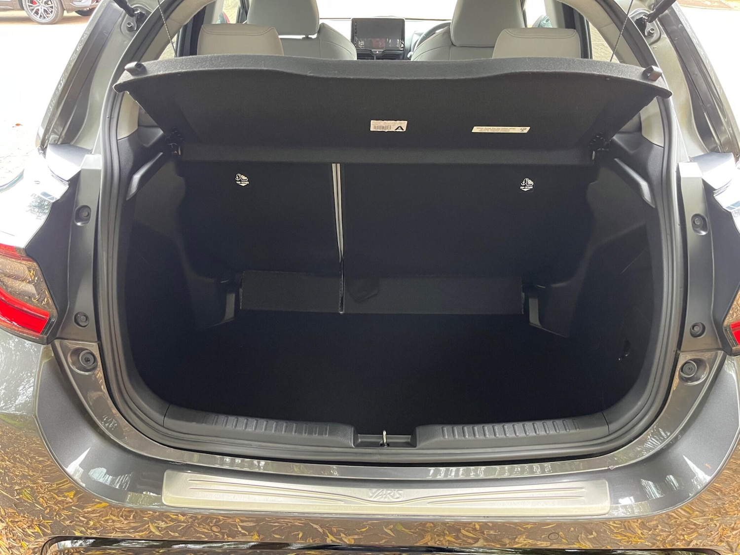 Used Toyota Yaris 2022 for sale - 76989948: Photo 27