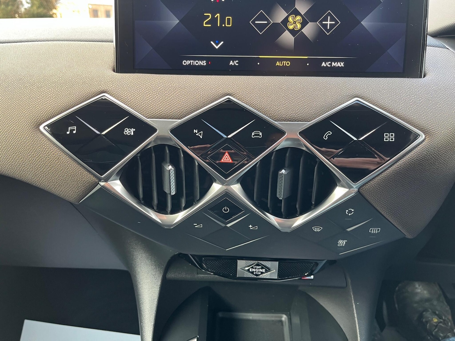 Used DS Automobiles DS 3 Crossback 2019 for sale - 76781009: Photo 30