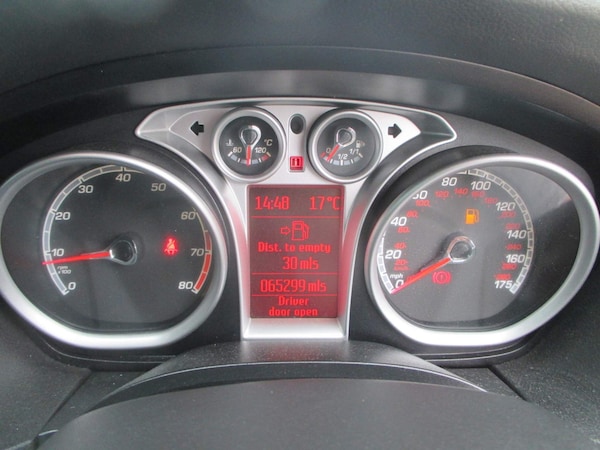 Used Ford Focus 2010 for sale - 72126865: Photo 16