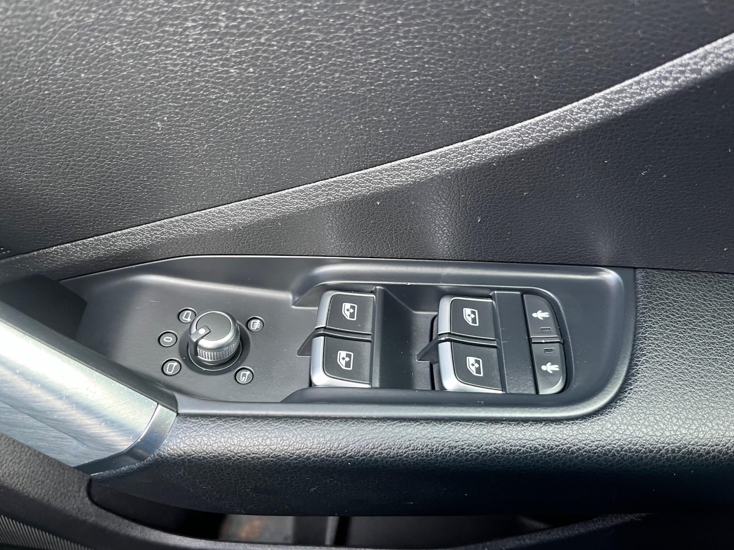 Used Audi Q2 2017 for sale - 77081807: Photo 33