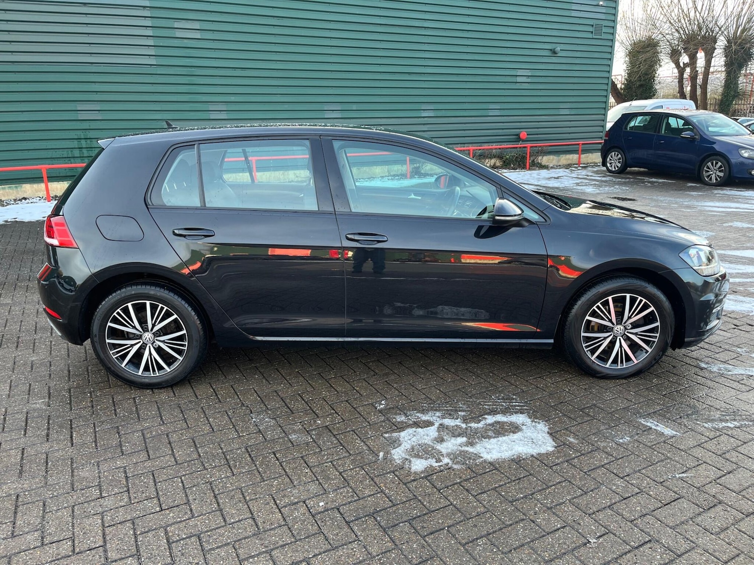 Used Volkswagen Golf 2017 for sale - 77039754: Photo 11