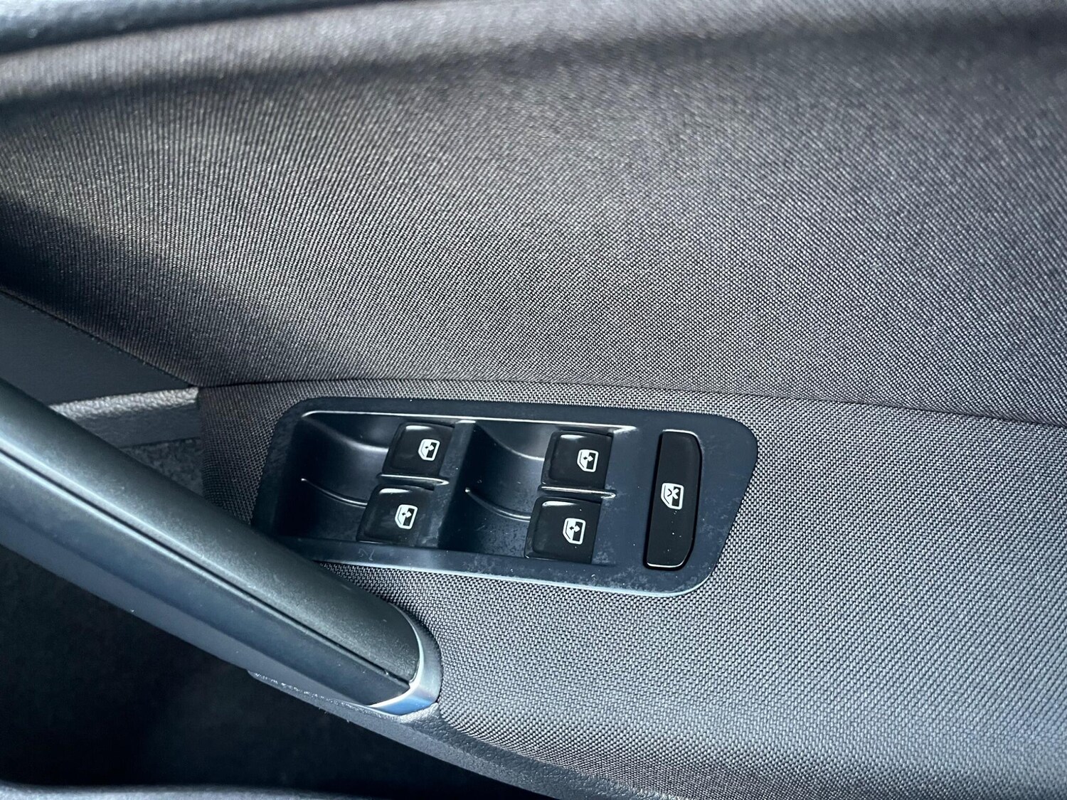 Used Volkswagen Golf 2017 for sale - 77039754: Photo 32