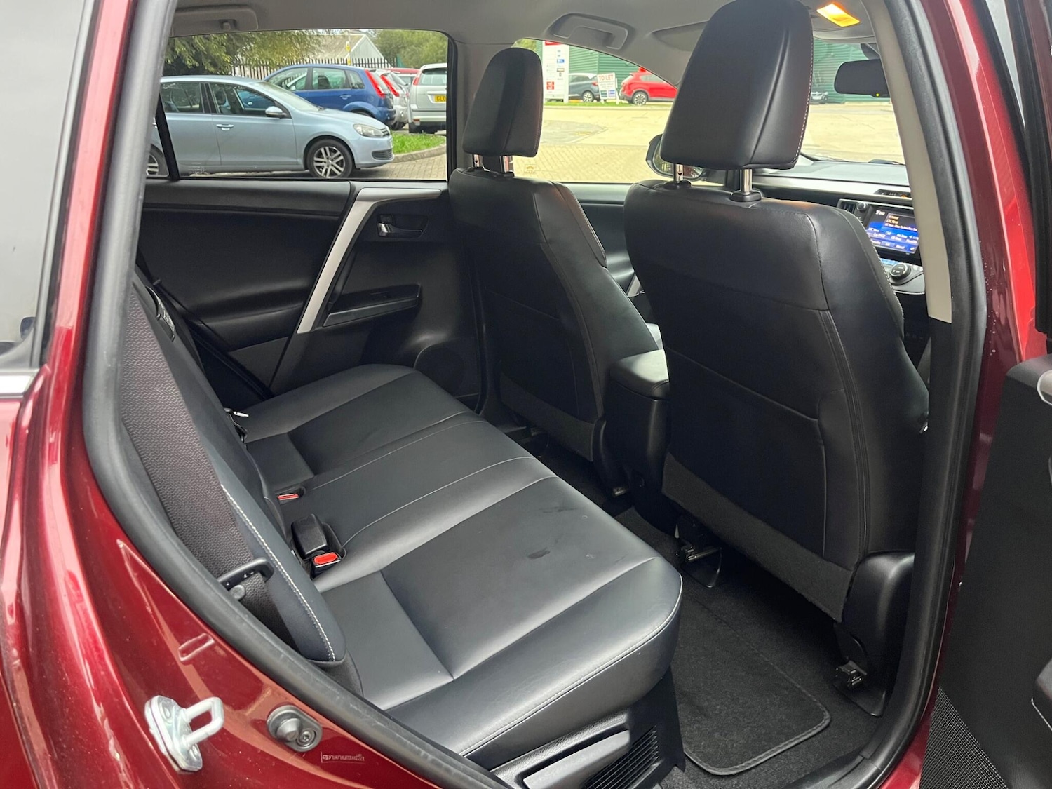 Used Toyota RAV4 2016 for sale - 76336670: Photo 18