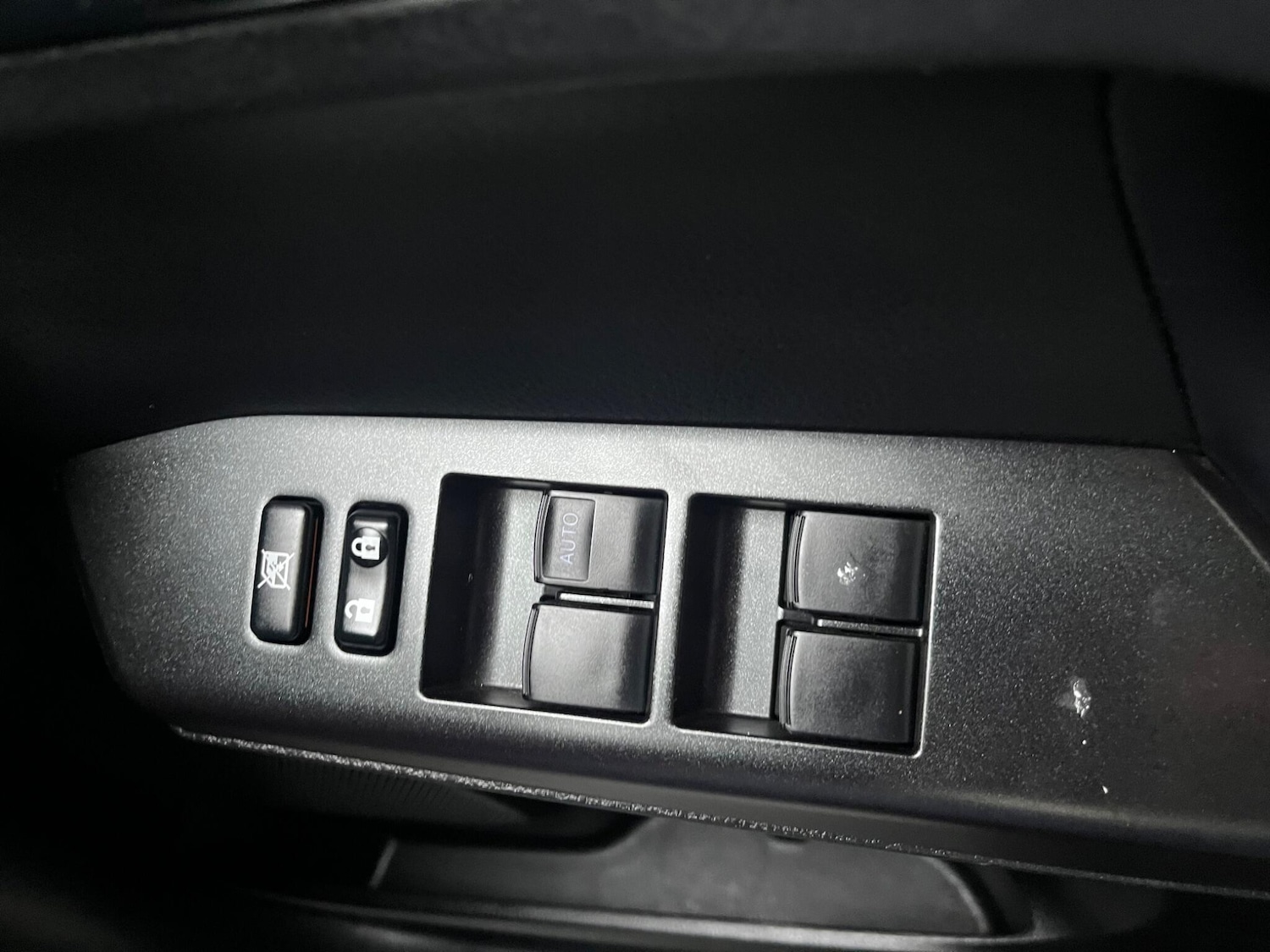 Used Toyota RAV4 2016 for sale - 76336670: Photo 32