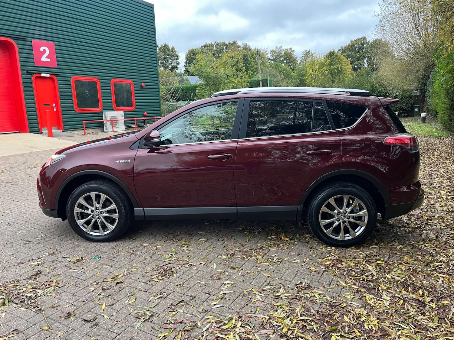 Used Toyota RAV4 2016 for sale - 76336670: Photo 8