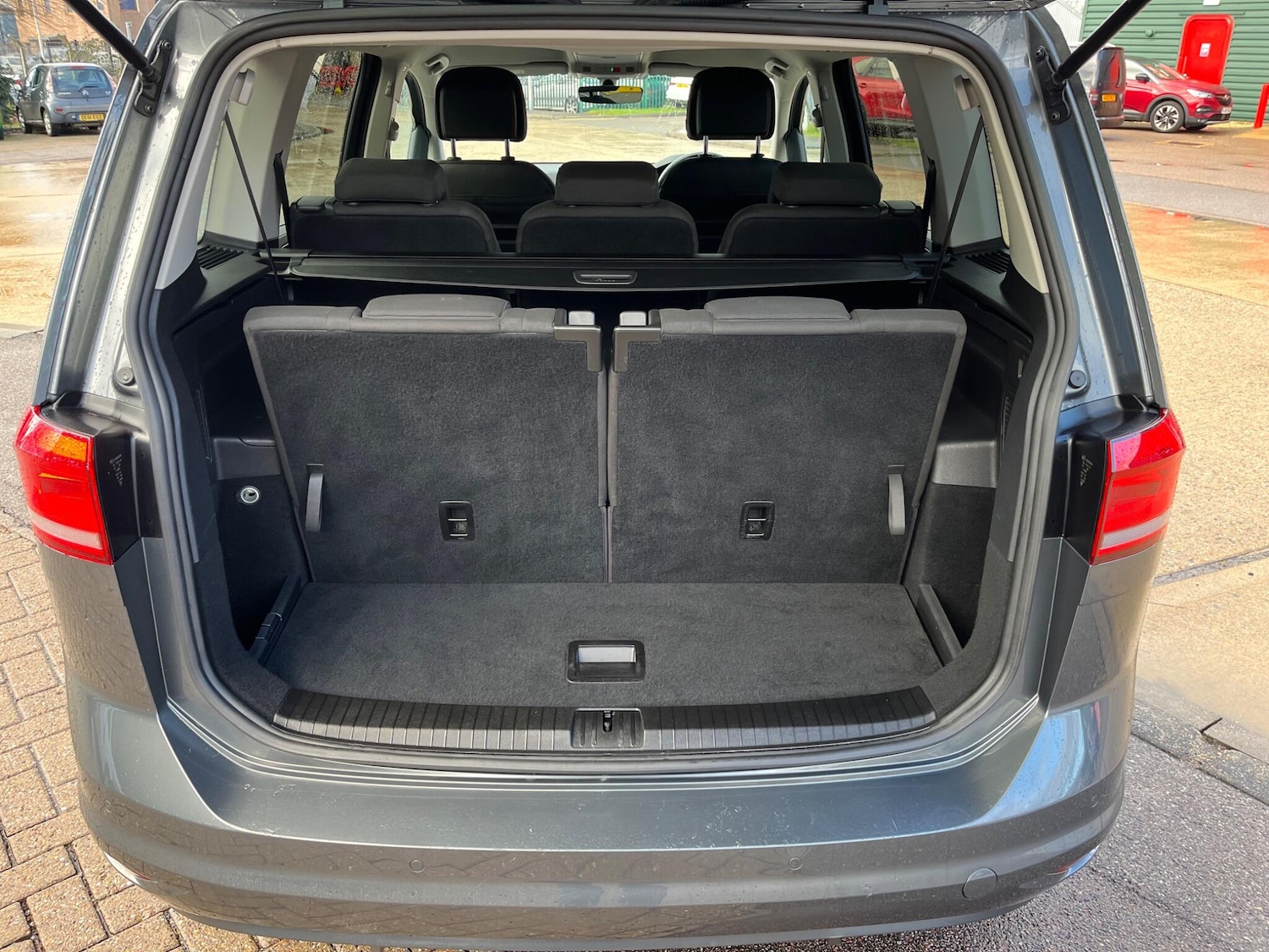 Used Volkswagen Touran 2018 for sale - 77175793: Photo 30